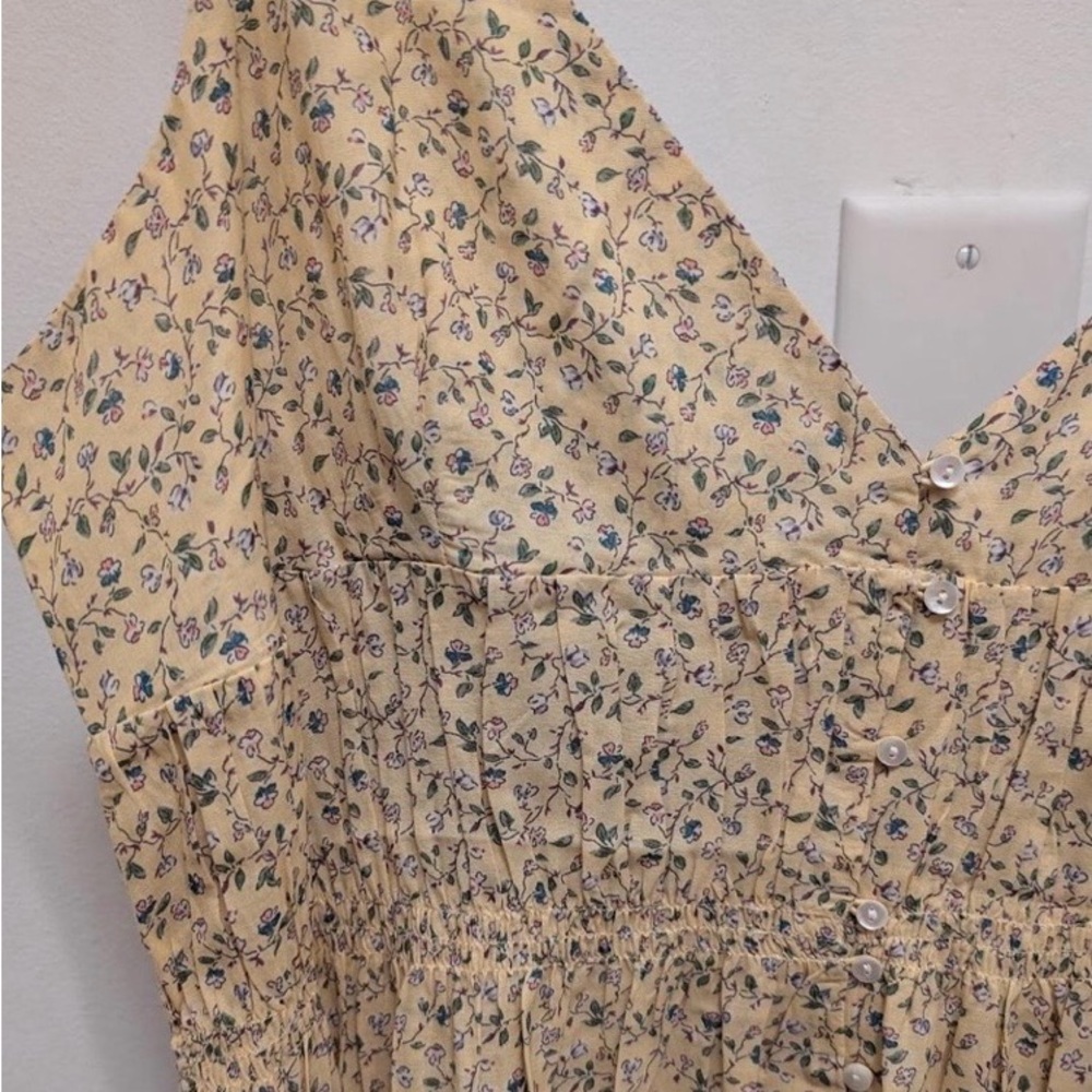 Doen Irina Dress - Pale Yellow Floral V-Neck Spaghetti-Strap Midi Dress - Picture 3 of 5